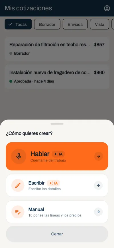 La hoja de creación de Cotiza con tres opciones: Hablar con IA, Escribir con IA, y Manual donde tú pones las partidas y los precios